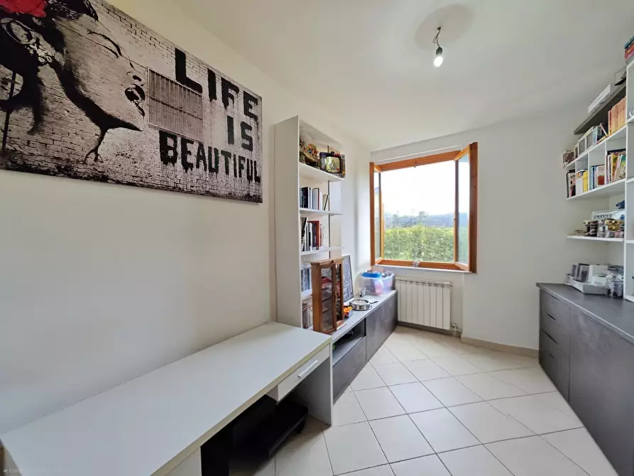 Immagine 17 di Appartamento in vendita  in Via Nave a Sarzana