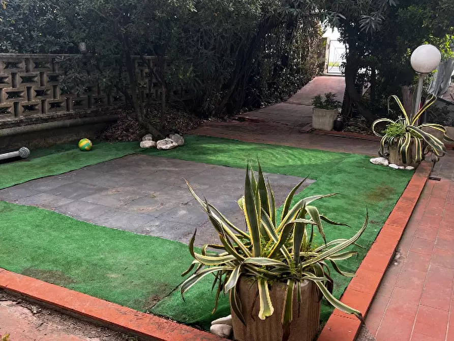 Immagine 20 di Terratetto in vendita  in Viale Litoraneo a Sarzana