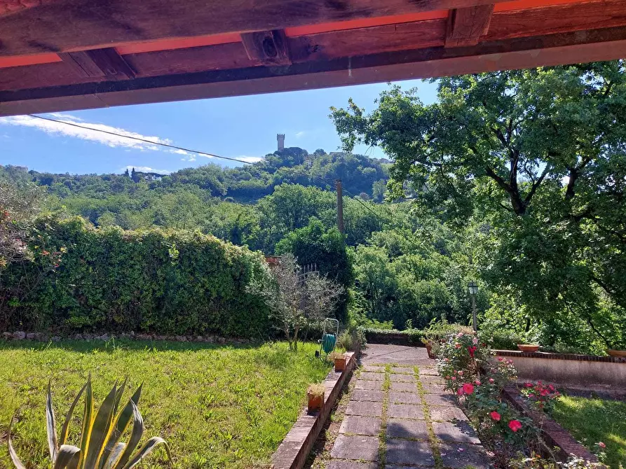 Immagine 1 di Villa in vendita  in Via Aglione 3 a Castelnuovo Magra