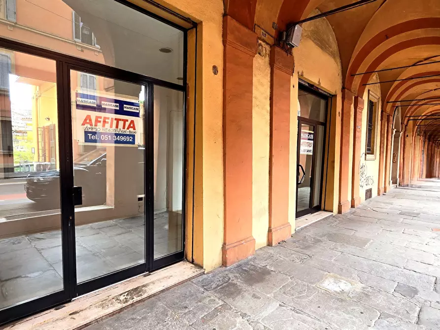 Immagine 1 di Locale commerciale in affitto  a Bologna