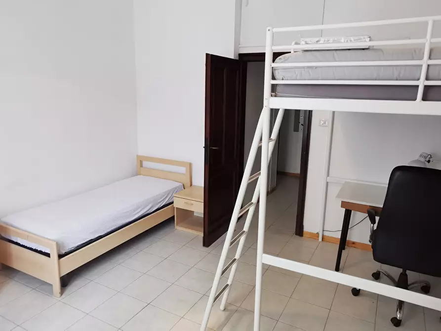 Immagine 6 di Trilocale in affitto  a Bologna