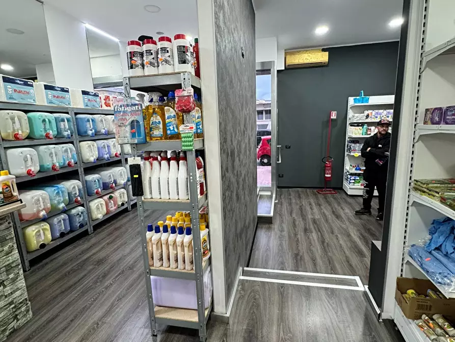 Immagine 5 di Attività commerciale in vendita  in Via Sicilia 2 a Terracina