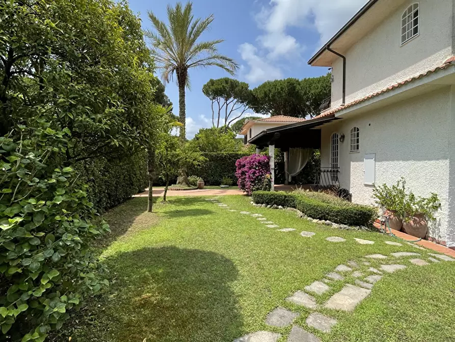 Immagine 8 di Villa in vendita  in via terracina 120 a San Felice Circeo