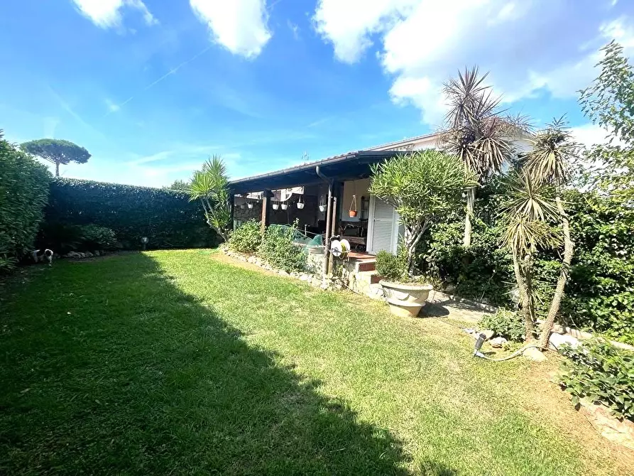 Immagine 10 di Villa in vendita  in Via Terracina 399 a San Felice Circeo