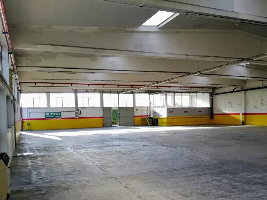 Immagine 1 di Attività artigianale in vendita  in Via Don Pietro Giordano a Orbassano