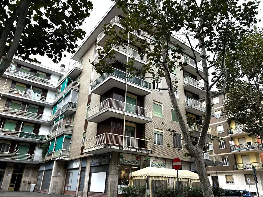 Immagine 1 di Pentalocale in vendita  in Viale Papa Giovanni XXIII 21 a Beinasco