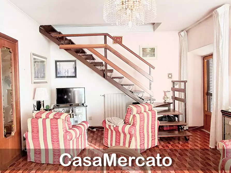 Immagine 1 di Casa indipendente in vendita  in Via Gramsci a Rocca Di Papa