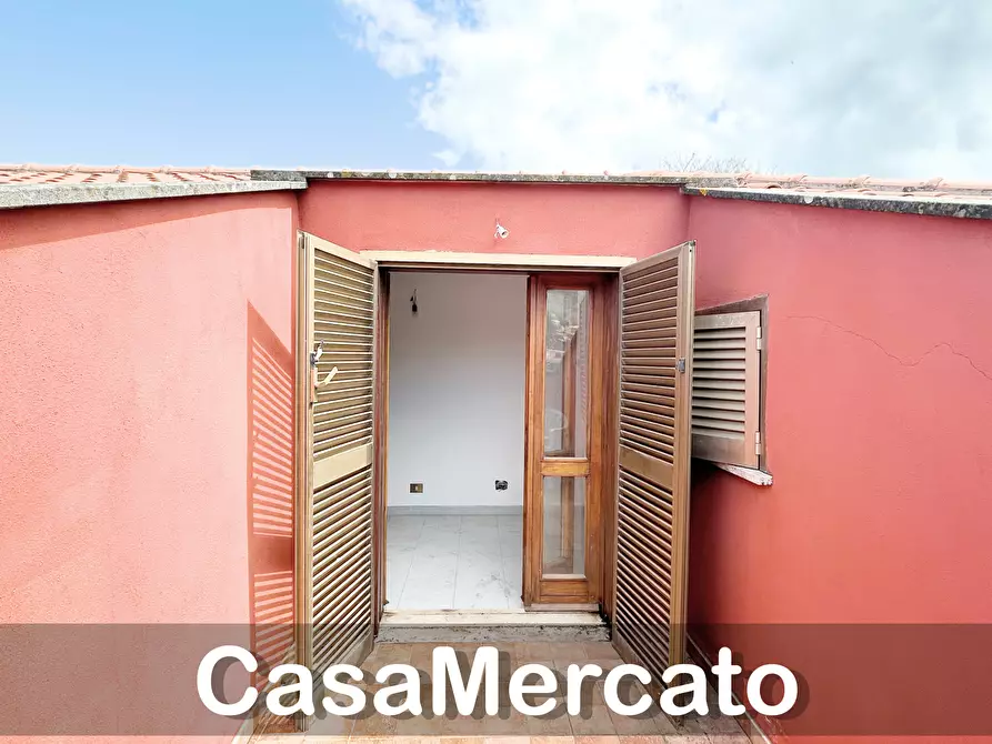 Immagine 20 di Mansarda in vendita  a Rocca Di Papa