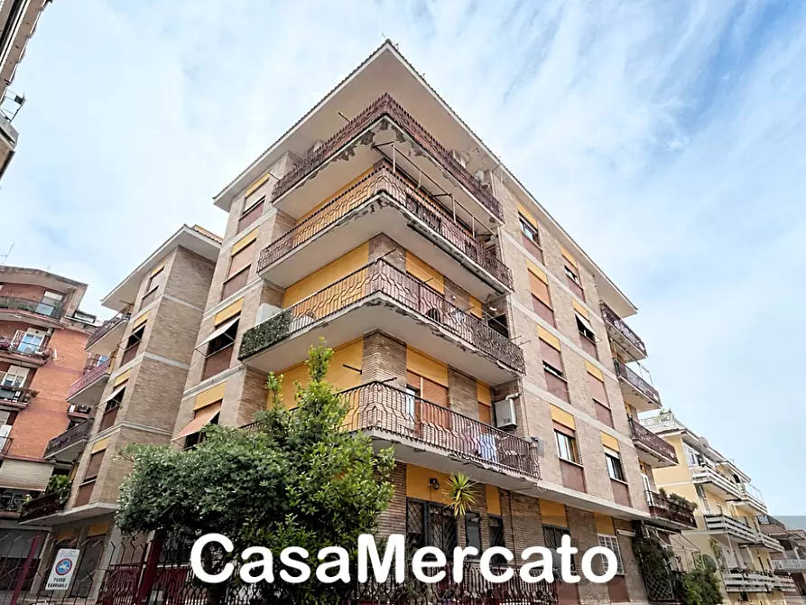 Immagine 1 di Quadrilocale in vendita  in Via Orazio a Albano Laziale
