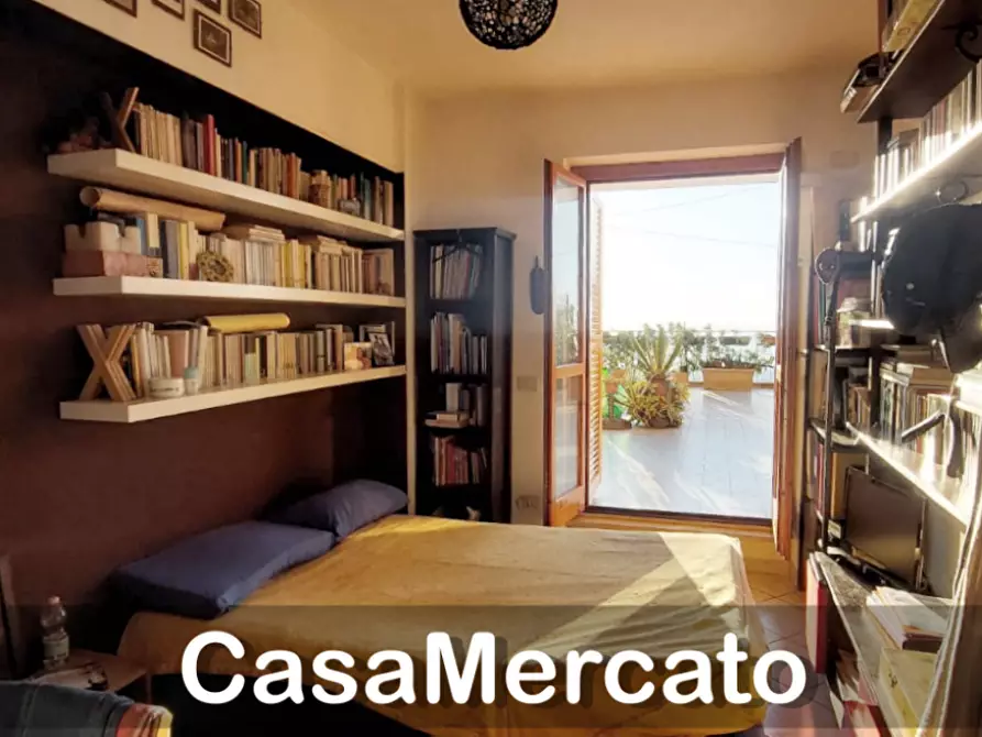 Immagine 13 di Trilocale in vendita  in Via Roma a Rocca Di Papa