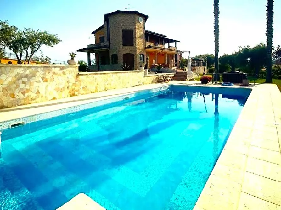 Immagine 5 di Casa indipendente in vendita  a Morro D'oro