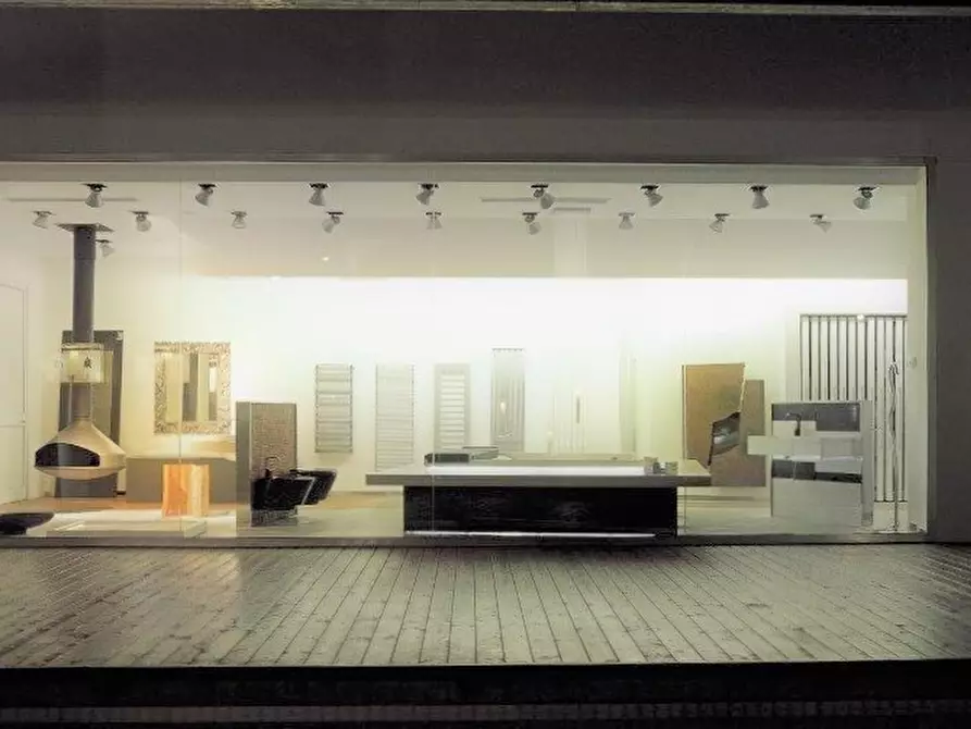 Immagine 28 di Locale commerciale in vendita  a Spinetoli