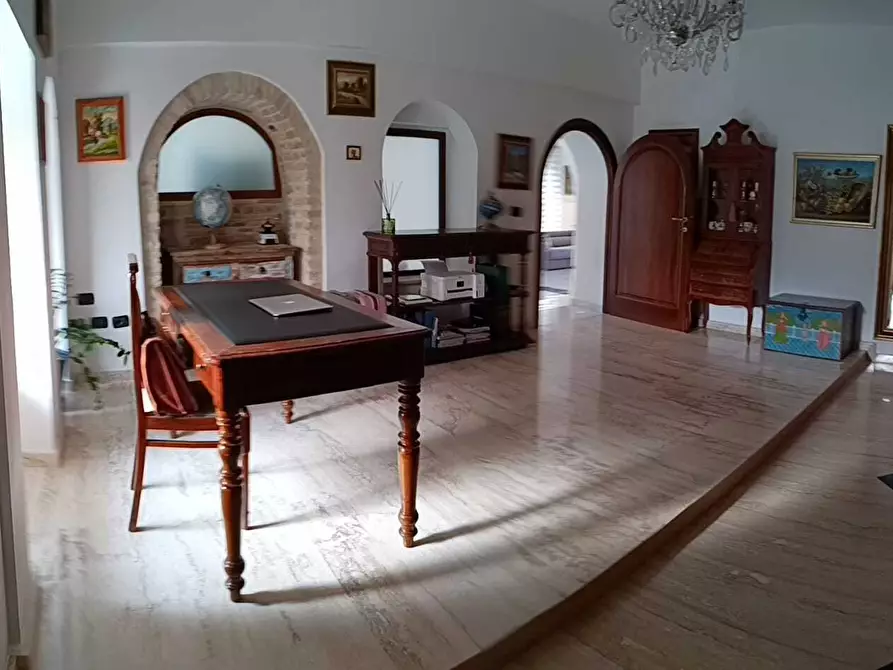 Immagine 11 di Villa in vendita  a Tortoreto