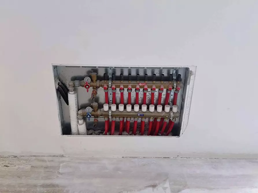 Immagine 17 di Palazzo in vendita  a Spinetoli