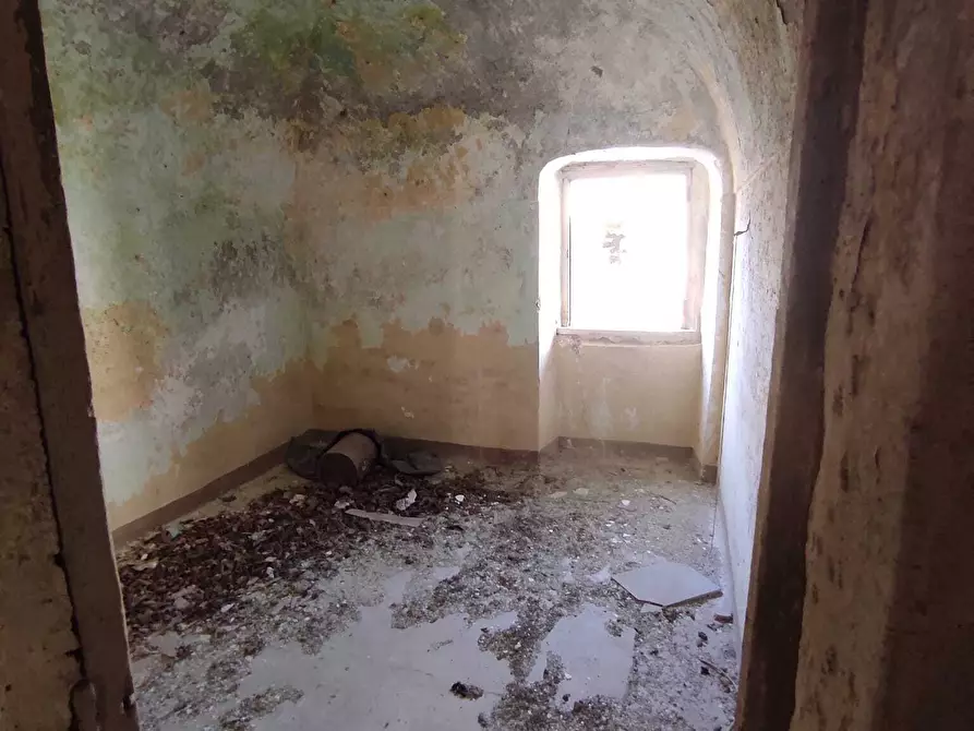 Immagine 34 di Palazzo in vendita  a Fisciano