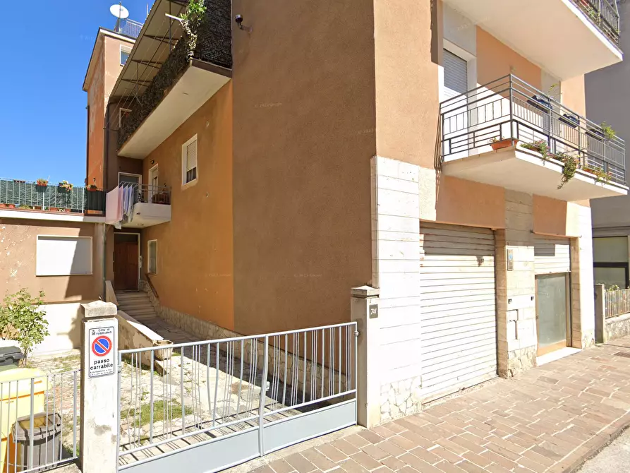 Immagine 1 di Locale commerciale in vendita  in Via Vittorio Veneto 76 a Fabriano