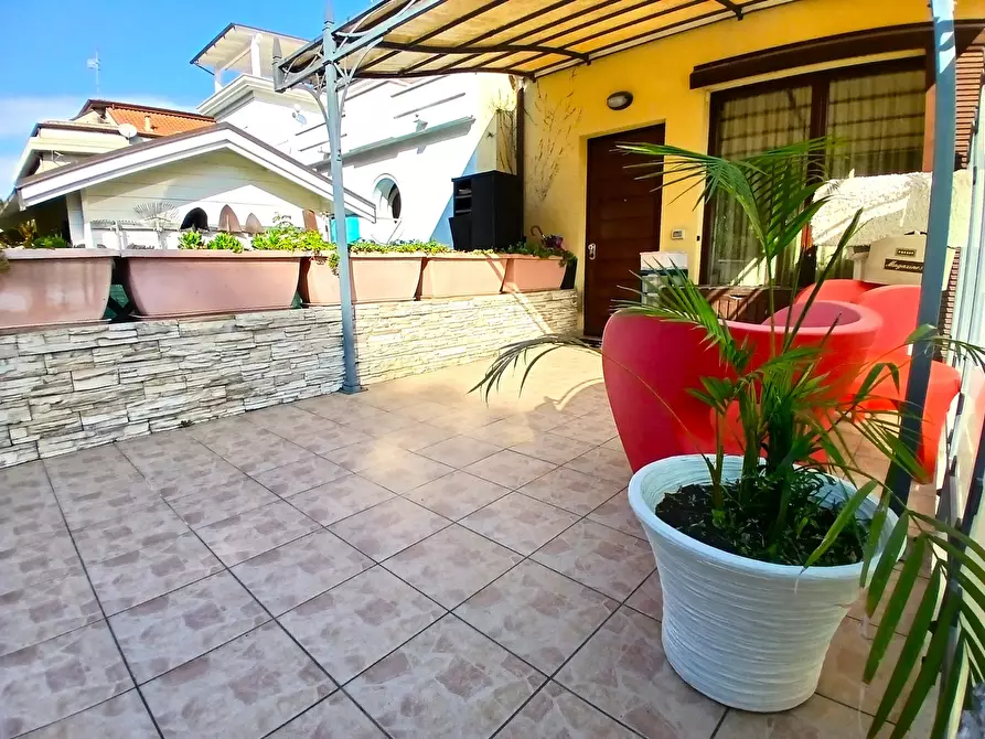 Immagine 14 di Casa indipendente in vendita  a San Benedetto Del Tronto