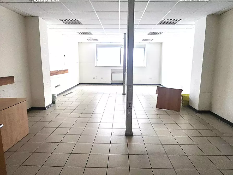 Immagine 14 di Palazzo in vendita  a Napoli