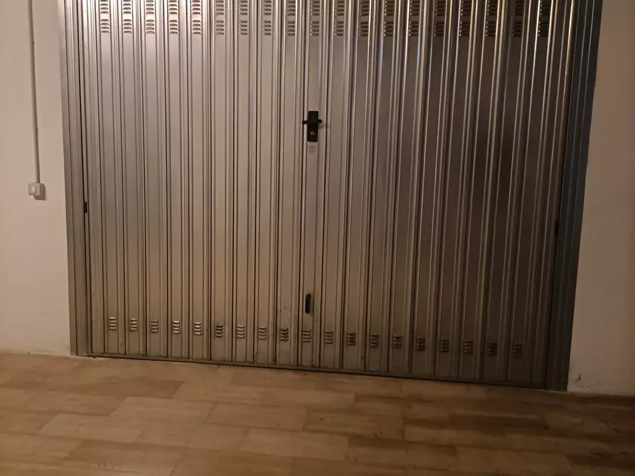 Immagine 24 di Locale commerciale in vendita  a Alba Adriatica