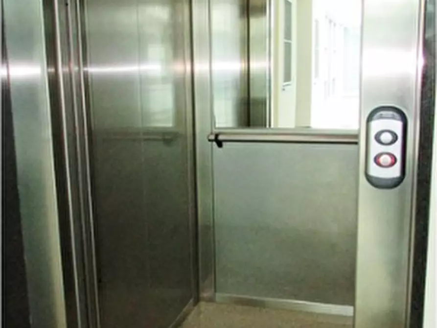 Immagine 7 di Ufficio in affitto  a San Benedetto Del Tronto