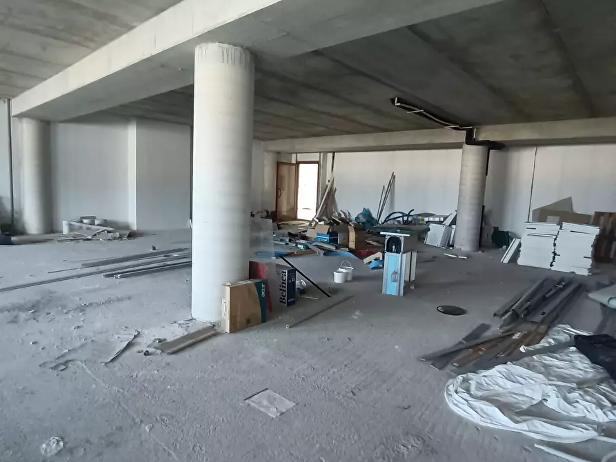 Immagine 5 di Locale commerciale in vendita  a San Benedetto Del Tronto
