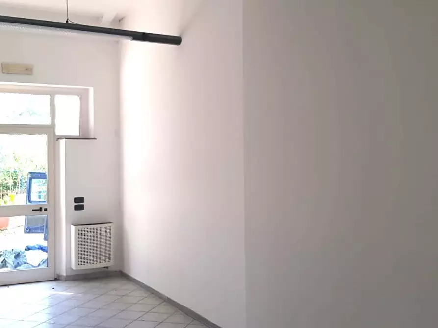 Immagine 3 di Laboratorio in vendita  a Castorano
