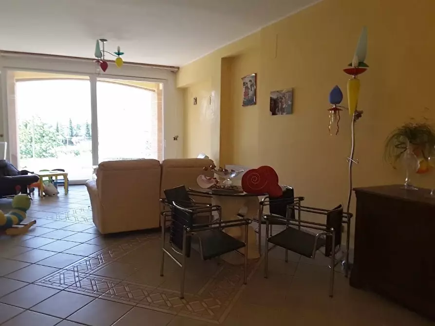 Immagine 12 di Casa indipendente in vendita  a Castorano