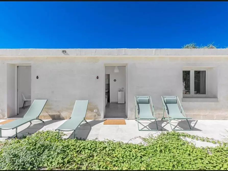 Immagine 15 di Casa vacanze in vendita  a Pulsano