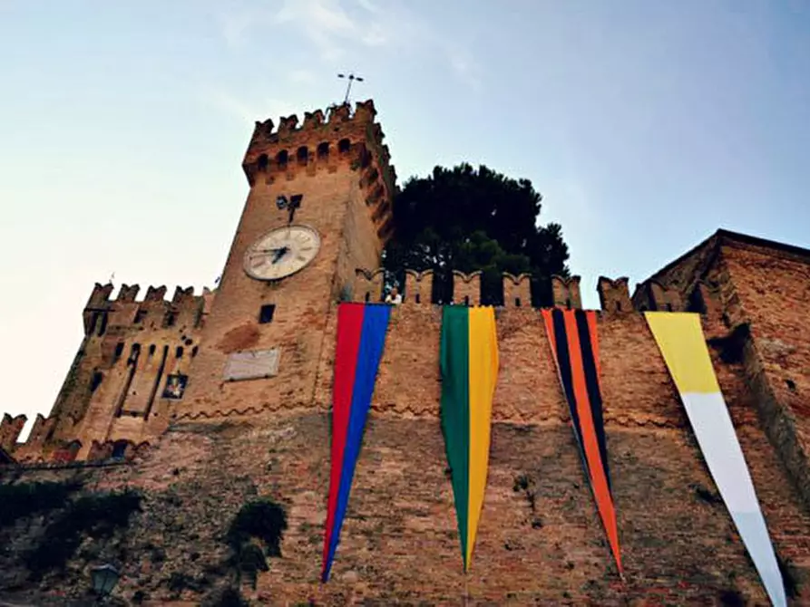 Immagine 15 di Agriturismo in vendita  a Offagna