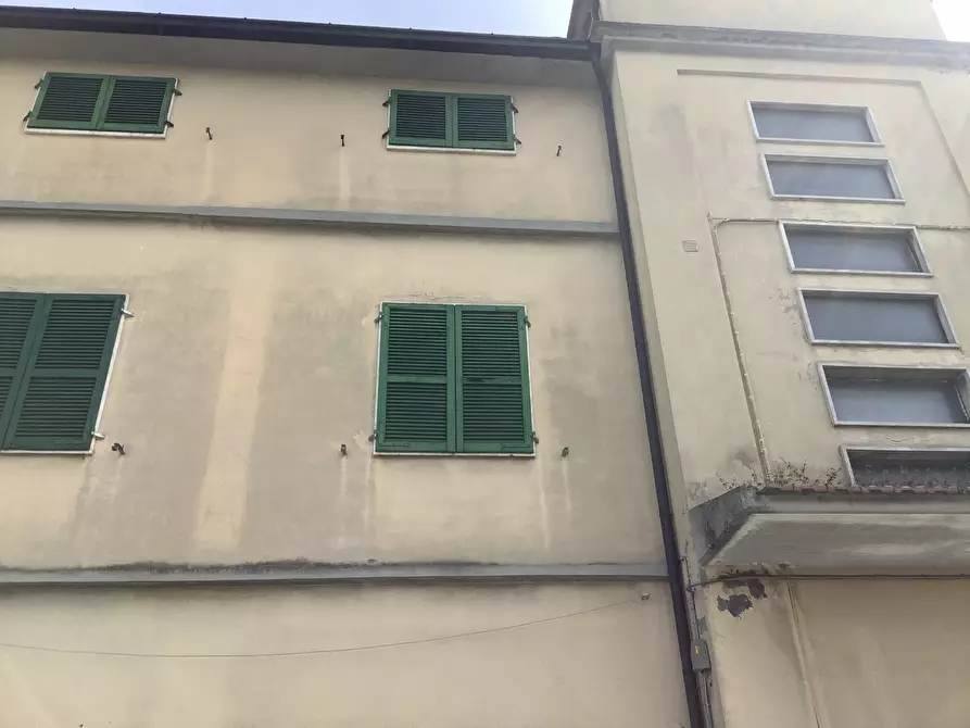 Immagine 31 di Palazzo in vendita  a Monsampolo Del Tronto