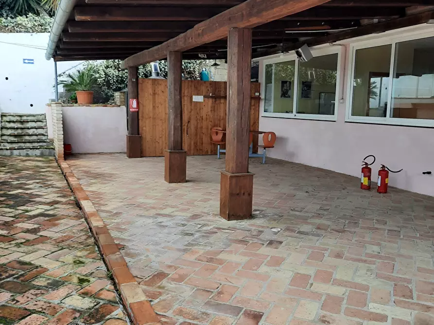 Immagine 37 di Attività commerciale in vendita  a Cupra Marittima