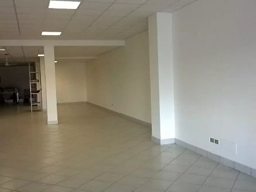 Immagine 4 di Capannone industriale in vendita  a Monteprandone