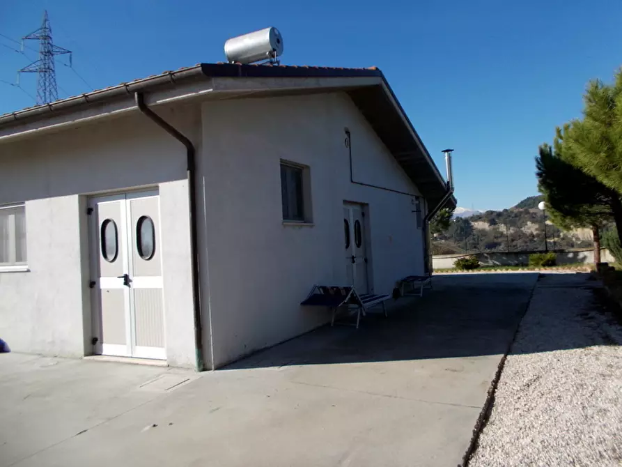 Immagine 2 di Laboratorio in vendita  a Maltignano