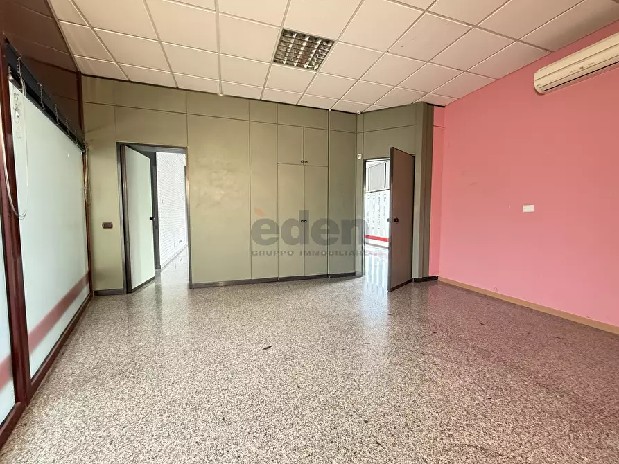 Immagine 16 di Locale commerciale in vendita  in Via Carlo Zucchi 41 a Modena