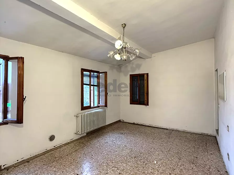 Immagine 26 di Quadrilocale in vendita  a Modena