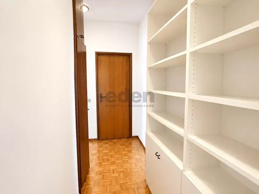 Immagine 29 di Quadrilocale in vendita  in Via Marie Curie 2 a Modena