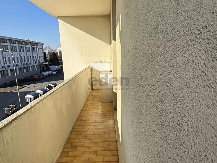 Immagine 11 di Trilocale in vendita  in STRADA DI SALICETO PANARO 211 a Modena