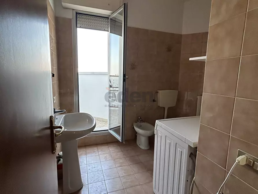 Immagine 39 di Ufficio in affitto  in Via Vittorio Bottego 49 a Modena