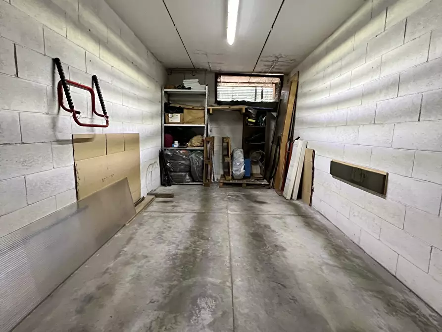 Immagine 3 di Garage in vendita  in Via Cervino 142 a Modena