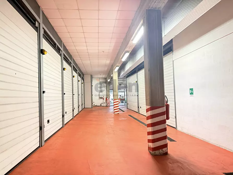Immagine 8 di Garage in vendita  in Viale A. Tassoni 4 a Modena