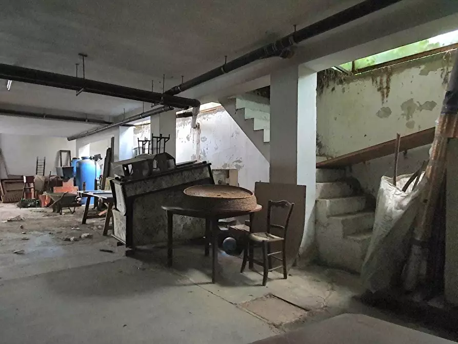 Immagine 11 di Garage in vendita  a Quartucciu