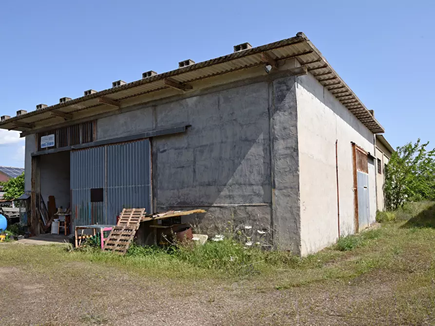 Immagine 1 di Attività artigianale in vendita  a Selargius