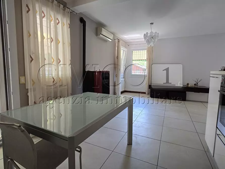 Immagine 11 di Casa bifamiliare in vendita  in via dei Fanti 164 a Torri Di Quartesolo