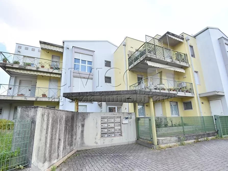 Immagine 21 di Appartamento in vendita  in Via Chiesa Nuova 3/5 a Longare