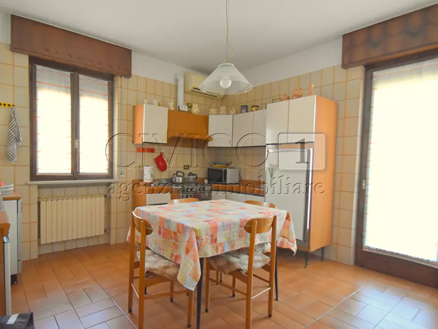 Immagine 20 di Villa in vendita  in Via Fiume 1 a Torri Di Quartesolo