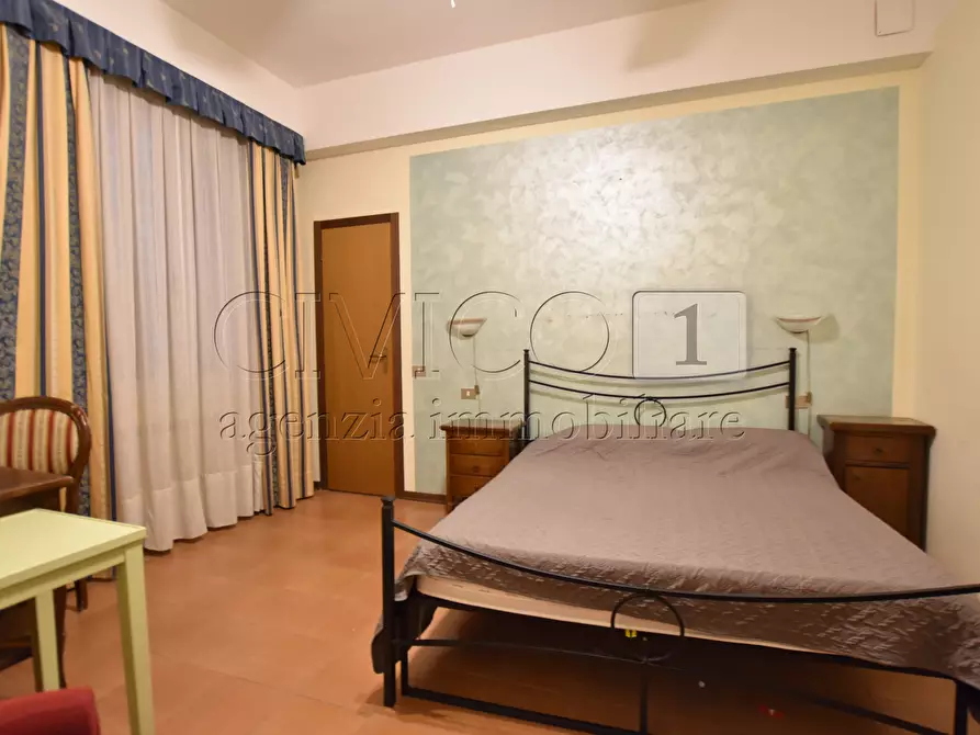 Immagine 11 di Appartamento in vendita  in Campo San Bortolomio 5396 a Venezia