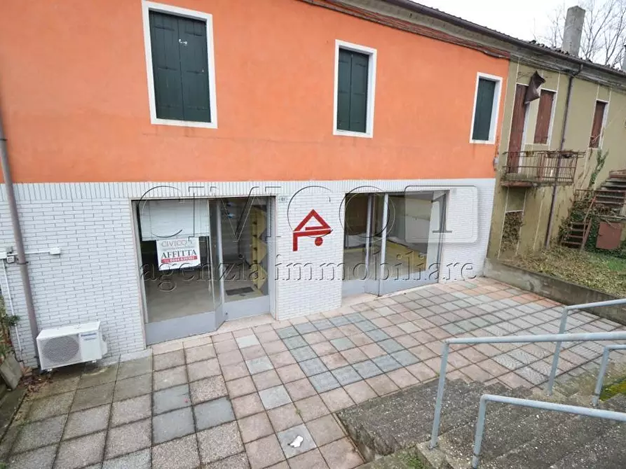 Immagine 9 di Locale commerciale in affitto  in Via Riviera Berica 61 a Barbarano Mossano