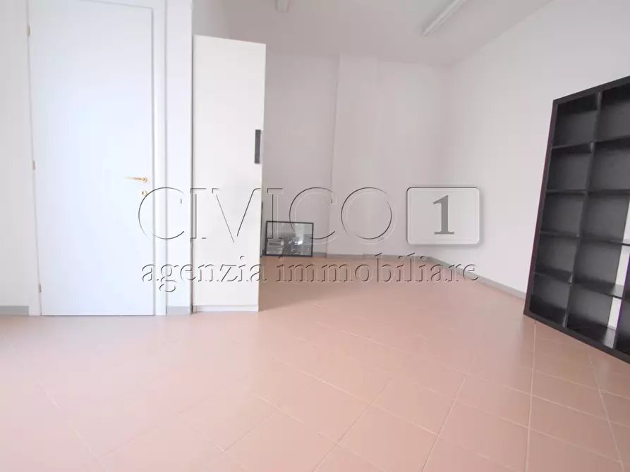 Immagine 11 di Locale commerciale in affitto  in via Chiesanuova a Padova