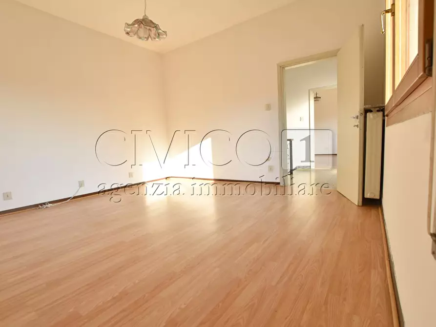 Immagine 7 di Villa in vendita  a Padova