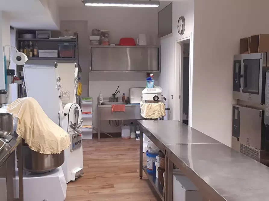 Immagine 8 di Locale commerciale in affitto  in Via Milano 94 a Somma Lombardo